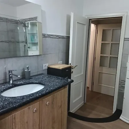 Benitike House 칼라고노네